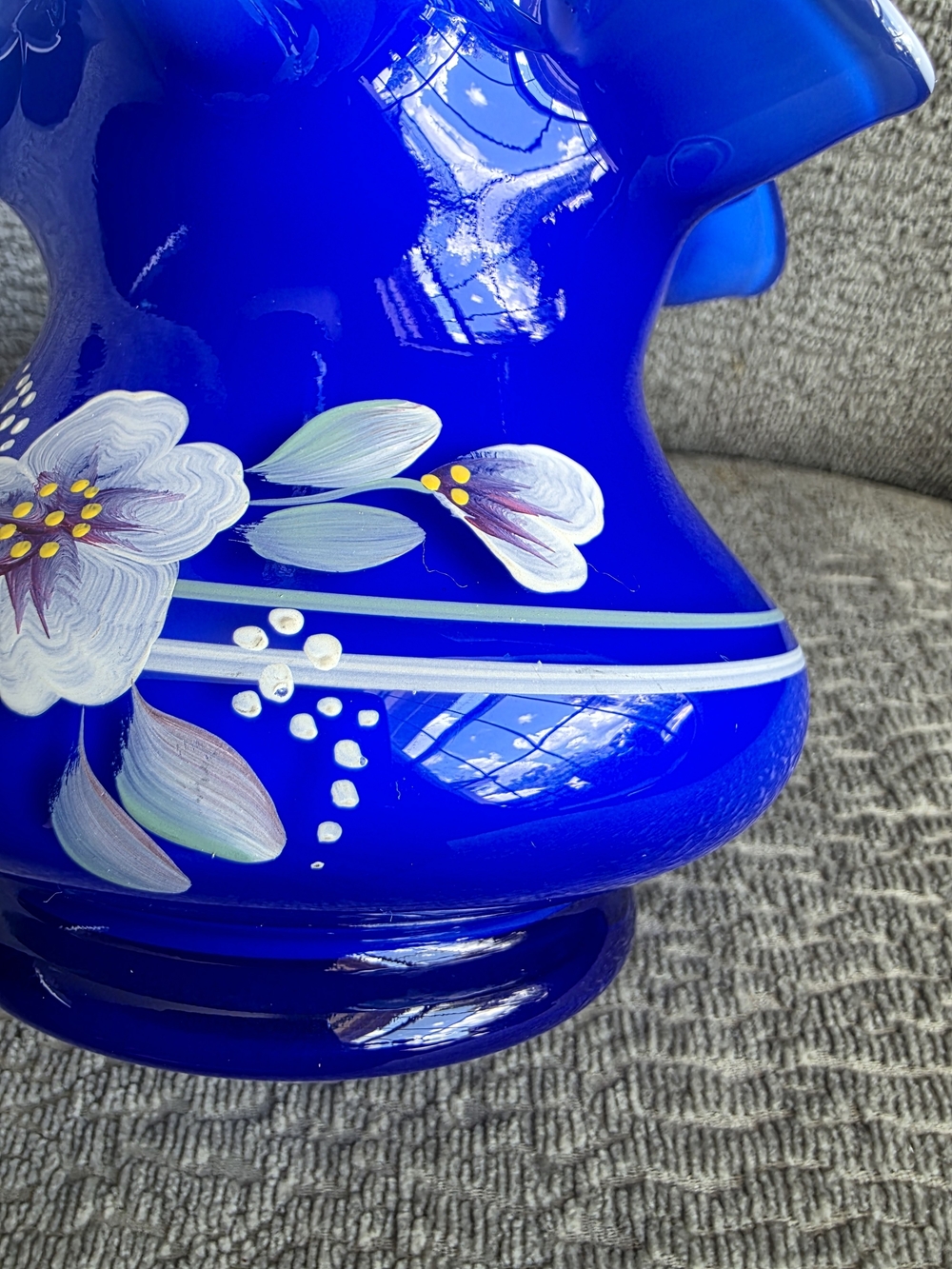 Beautiful Fenton Milk Glass Cobalt Blue Floral Hand Painted Legacy Collection - Picture 10 of 16